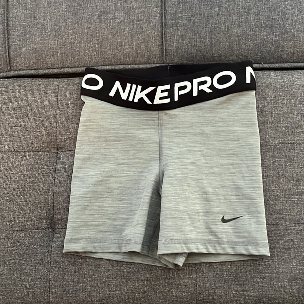 women’s Nike gray XS NWOT